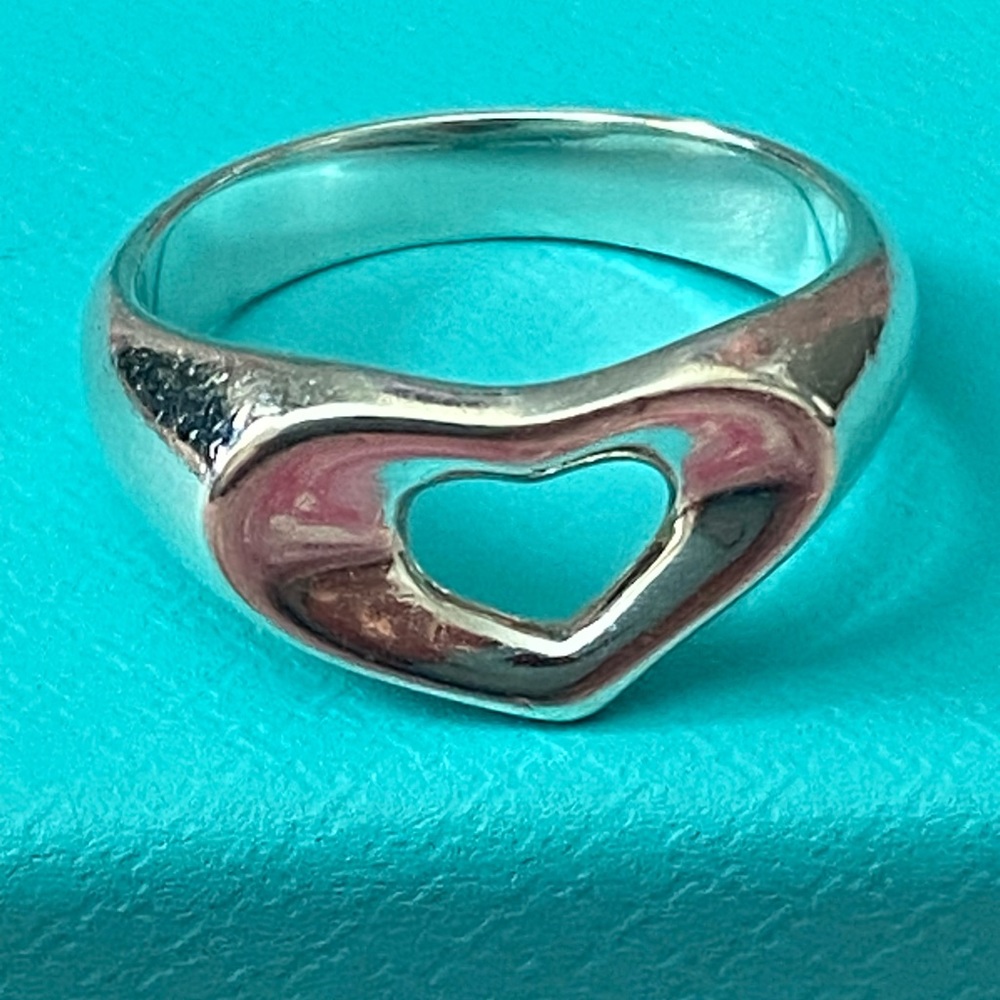 Tiffany & Co. Open Heart Vintage Elsa Peretti Collection 925 Ring Size 5.
